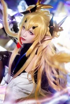 COSPLAY Tomorrow's Ark Jingzhe « One Qi White Thunder Zhengfa à travers les trois transformations de la place »