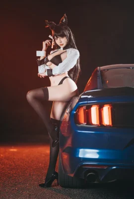 Une voiture de course Rana Atago