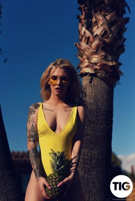 ThisisGlamour – Saskia Valentine – Saskia Valentine et ananas