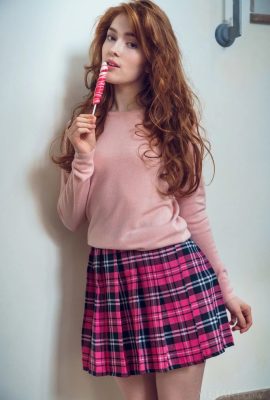 La fille enlève sa jupe avec des bonbons dans la bouche !Jia Lissa (125 Photos)