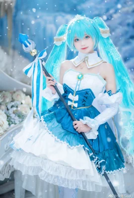 Hatsune Miku Snow Hatsune 2019 @小素SeeU (9 photos)