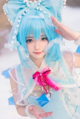 Projet Touhou Cirno deuxième design cn : Kuroiwa Na-chan_ (9 photos)