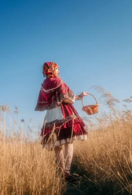 Le Petit Chaperon Rouge @桃mo公子x (Photographie : @太特斯) (9 photos)