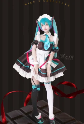 Hatsune Miku ? Chocolate Maid@神本无尾_Aria (9 photos)