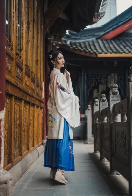 Vue extérieure du temple Daci à Ruyue Gray Hanfu