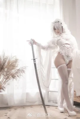 NieR: Automata 2B Fan de mariage de fleurs noires et blanches @StupidMomo- (9 photos)