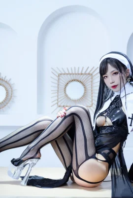 « Sexy Nun » de Shui Miao Aqua expose ses belles jambes et incite les gens à se repentir (42 Photos)