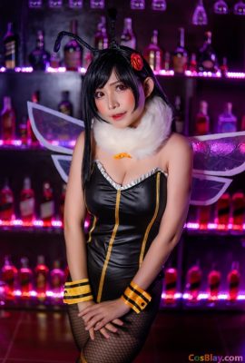 Cosplayeuse légère – Tifa, la reine des abeilles