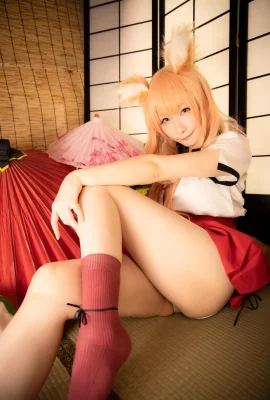 Cosplay ma suite Atsuki Hajimete no Kuro Gal☆