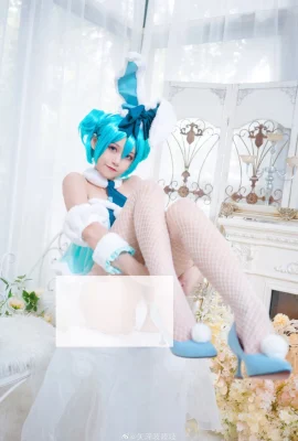 Hatsune Miku @yazawazhizhizhi (10 photos)