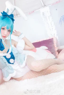 Hatsune Miku Lapin Blanc Figure.Ver @Youyou (9 photos)