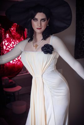 Ashley Barron – Lady Dimitrescu