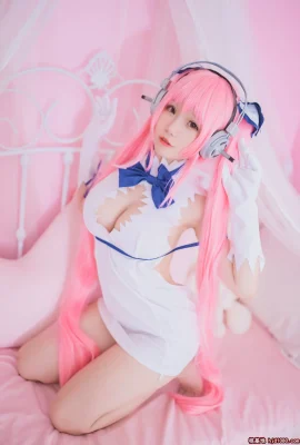 (HT95Cosplay) VOL.02 Fille pure et belle (15 photos)