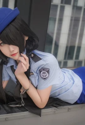 Momoko Aoi Aoi – Uniforme de police Tokisaki Kurumi