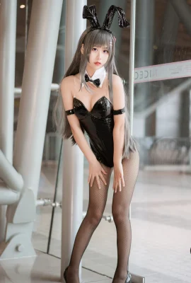 Le jeune garçon à tête de cochon ne rêvera pas de la fille lapin senior Mai Sakurajima @ budr o0 (Photographie : @久久vacation) (8 photos)