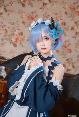 Re:Zéro commencer la vie dans un autre monde Rem@Shy7- (9 photos)