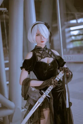 NieR : Automata 2B @Yiziki-Yi Yuezi (Photographie : @久久vacation) (9 photos)