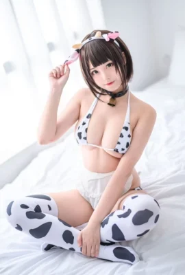 Mizhimao 牛ビキニCosplay_Cow_Girl_Bikini (10 photos)