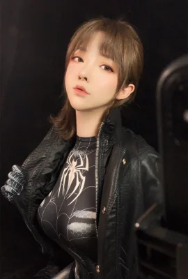 Xiaoyang Ze Araignée Noire 30p (30 photos)