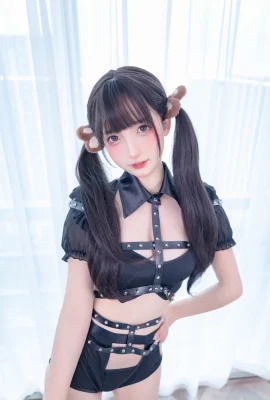 Le « Sexy Belt Suit » de Kagakusaka Mafuyu Les jambes blanches et longues sont un feu de paille (20 photos)