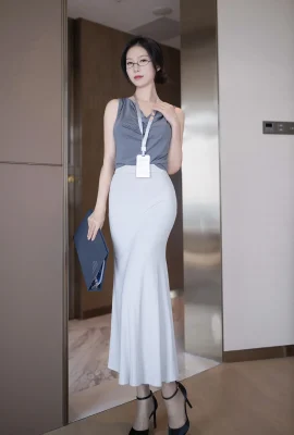 « Secrétaire avec lunettes 3 » de Dancing Girl-Lee Se montre le bas de son corps chaud et est très excitant (72 Photos)