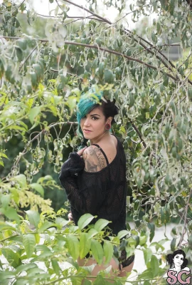 [Suicide Girls]Airamjah – Comme un doux soleil (coucher)[55P]