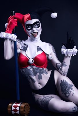 (COSPLAY) Harley Quinn – Nimue aux fleurs