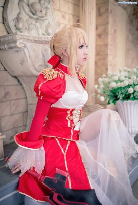 (Appelle-moi Chihiro-sama) Nero tenue de soirée FATE Nero Claudius