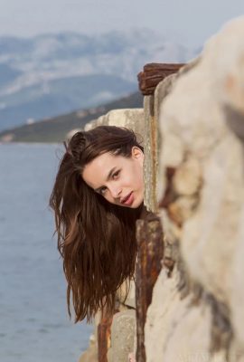 Fille, je peux seulement dire que le paysage là-bas est si beau ! Debora A (93 Photos)