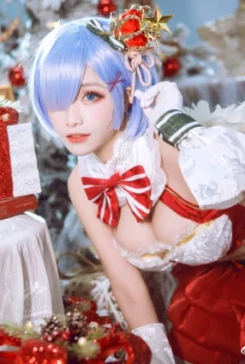 Rem Christmas ver belle et douce robe de Noël cn flow one (9 photos)