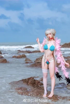 Azur Lane Superbe maillot de bain Cos Royal Lady sur la plage cn Erzuo Nisa (9 photos)