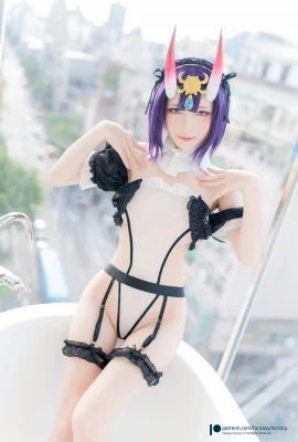 Fantasy Factory Xiaoding – Liquor Boy (15 photos)
