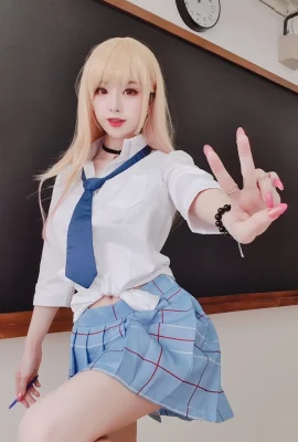 Misaki Cosplayer-marin (21 photos)