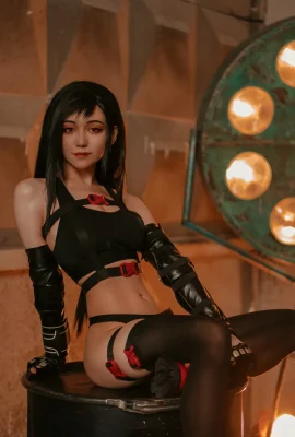 Donna Loli Cosplay avec Tifa Lockhart