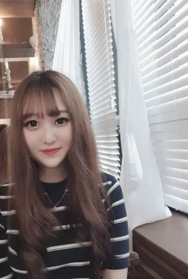 La principale célébrité Internet du streaming en direct s’est présentée pour réaliser une performance sympa pour récompenser les fans sur TikTok ! (18 photos)