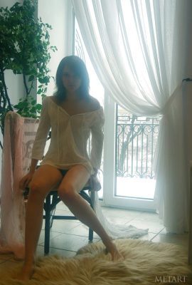 Anna S-Midras (82 Photos)