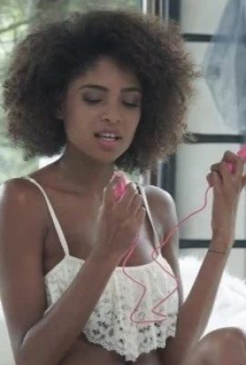 Beauté Perle Noire (5 Photos)