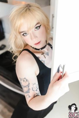 [Suicide Girls]14 juillet 2022 – Sinkiity – Dîner pour deux[51 Photos]