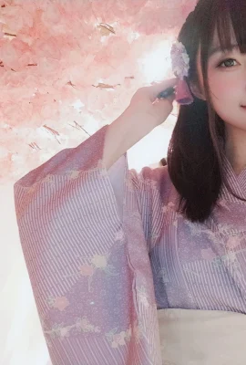 Shirogane 81 « Onsen Yukata 2 » côté dressé, couleur crémeuse et parfum (68 Photos)