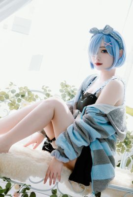 (M. Momo) Rem à la maison