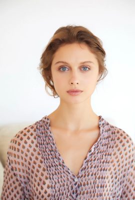 Clarice légère et lumineuse (136 photos)