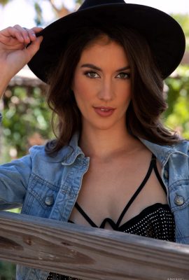 Bella Donna Cowgirl Chic (120 Photos)