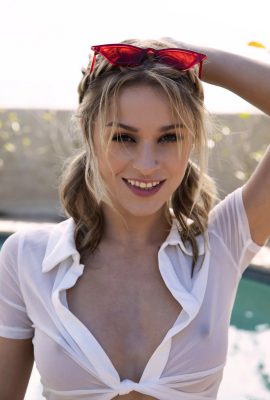 Tavia présentant Tavia (119 photos)