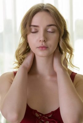 Oxana Chic en séance d’entraînement nue (120P)