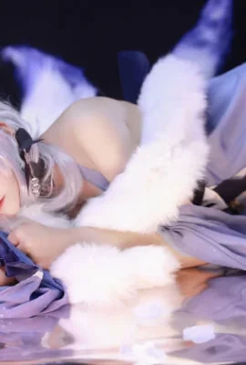 Habillage d’Azur Lane Min, Hazuki Juye cos Shinano habille le détective Huolili (11 photos)