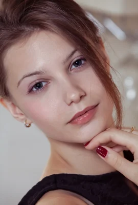 Emma Sweet – Etalde (121 Photos)