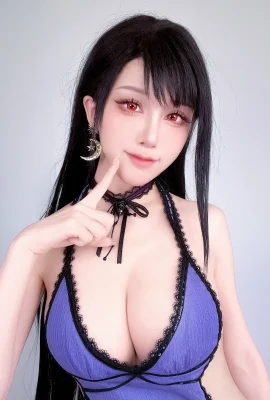 La blogueuse d’animation Shui Miao aqua Tifa s’habille sur le thème d’une robe sexy à bretelles en dentelle violette décolletée montrant ses fesses et ses belles jambes, photo charmante et tentante 28P