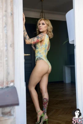 [Suicide Girls]03 janvier 2025 – Roxylove – Golden Princess[54P]