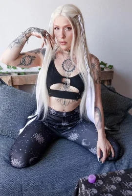 [Suicide Girls]07 janvier 2025 – Leblanc – Mystic Pulse[50P]