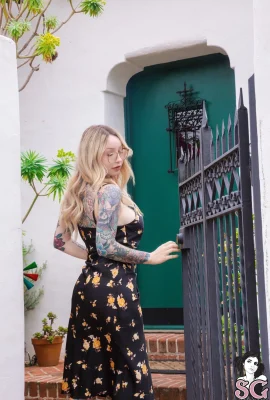 [Suicide Girls]12 janvier 2025 – Bae – Derrière la porte[45P]